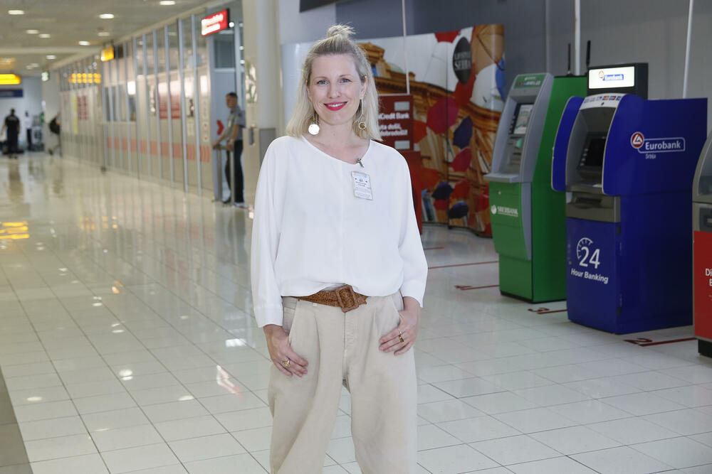 Godinama živi na relaciji Beograd – Zagreb