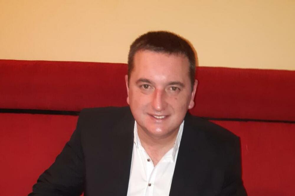 OGLASIO SE NAŠ PEVAČ NAKON ŠTO JE PRIVEDEN U HRVATSKOJ! Otkrio koliku je KAZNU morao da plati, ovde su DETALJI