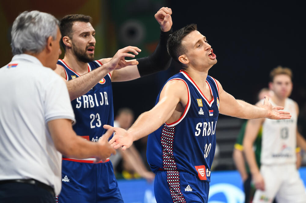 STATUSI ALEKSE AVRAMOVIĆA OD PRE 13 GODINA POSTALI HIT: "Pecanje u mulju..." (FOTO)