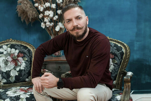 RAZVEO SE SRPSKI GLUMAC NAKON 17 GODINA BRAKA! Ima troje dece, a nakon KRAHA BRAKA se oglasio