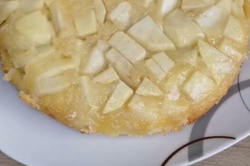 ČUVENI JUGOSLOVENSKI PREVRNUTI KOLAČ SA JABUKAMA: Isplivao RECEPT koji se čuvao GENERACIJAMA