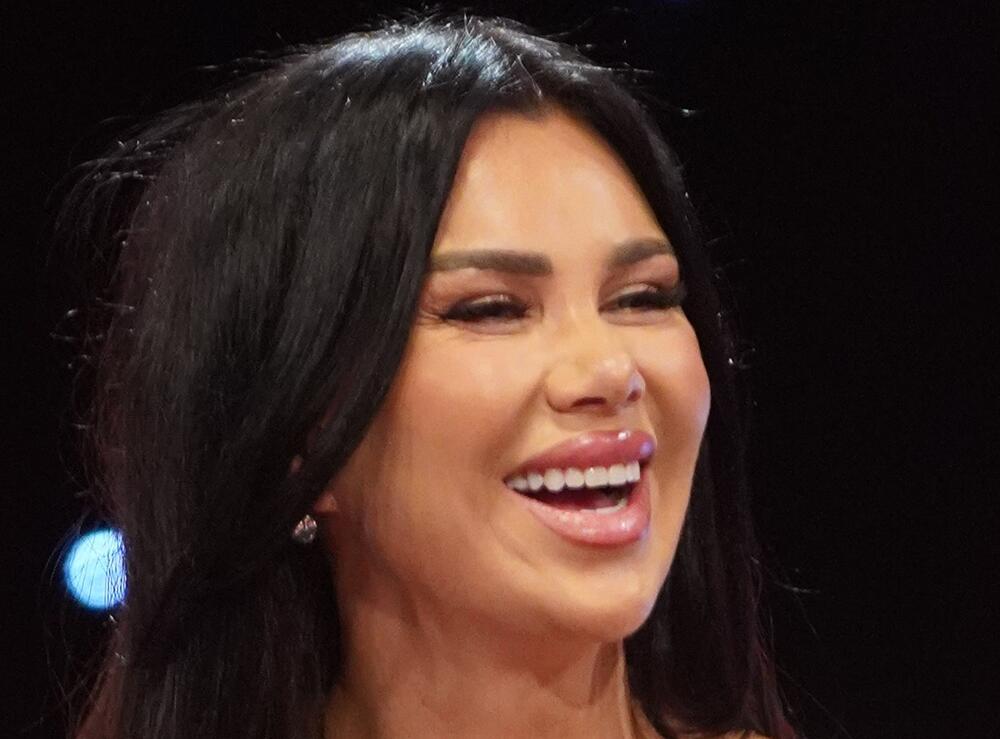 Mevlida Durdžić, majka Asmina Durdžića, oglasila se i bez zadrške je prokomentarisala bivšu snaju Aneli Ahmić, kao i novu ljubav njenog sina - Staniju Dobrojević.