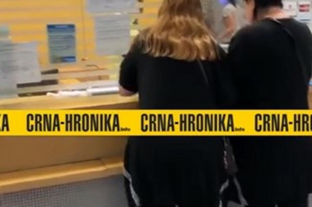 CIRKUS U POŠTI U SARAJEVU: Vikale na radnice, duvale iz sve snage u pištaljke (VIDEO)