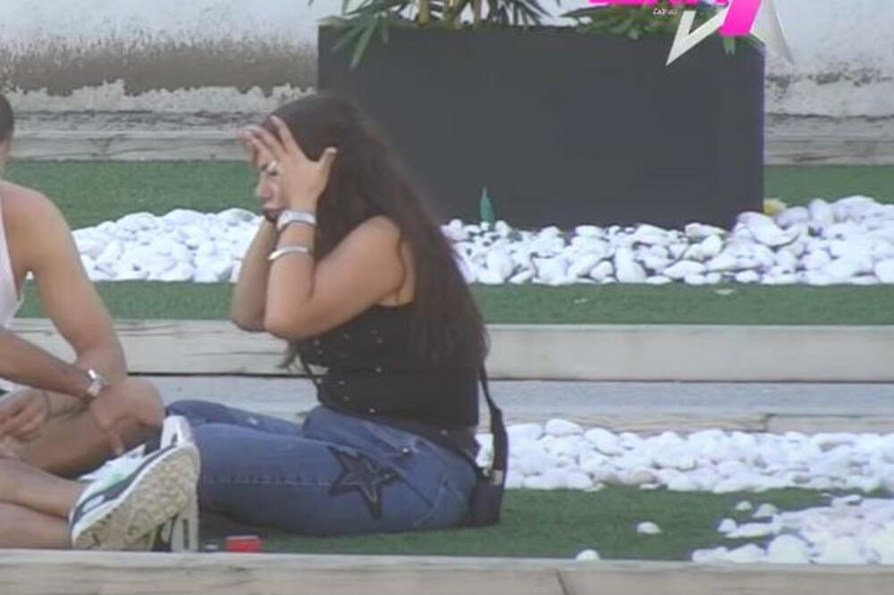 MILJANA KULIĆ POTPUNO SLOMLJENA JAUČE IMANJEM: Ovaj MUŠKARAC je dokusurio, ovakvu je NISTE VIĐALI