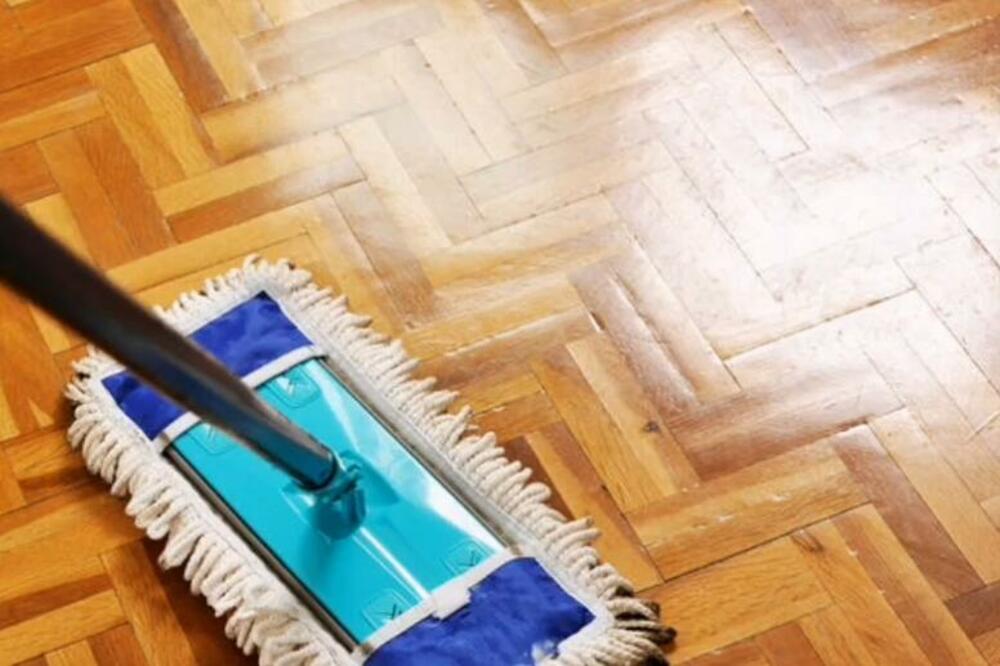 U vodu za ribanje poda sipajte ovu namirnicu i gledajte magiju! Sijaće kao nov, a kuća će vam mirisati danima