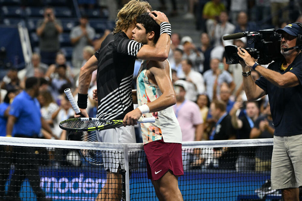 ĐOKOVIĆU SE NEĆE SVIDETI ZVEREVOVE REČI UPUĆENE ALKARASU! Nemac je OVO poručio Špancu na mreži posle meča (VIDEO)