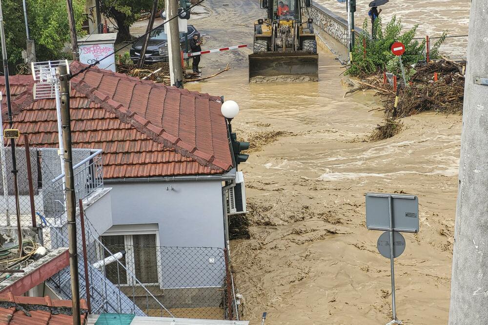 ZBOG POSLEDICA STRAVIČNE OLUJE, GRCI SE ODLUČILI NA OVAJ POTEZ! Turistima se nova odluka nimalo neće svideti!