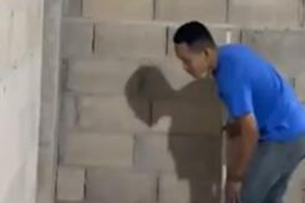 SUPRUŽNICI UŠLI U SPAVAĆU SOBU I PREBLEDELI OD PRIZORA: Nisu mogli da veruju kakav MONSTRUM se krio IZA KREVETA