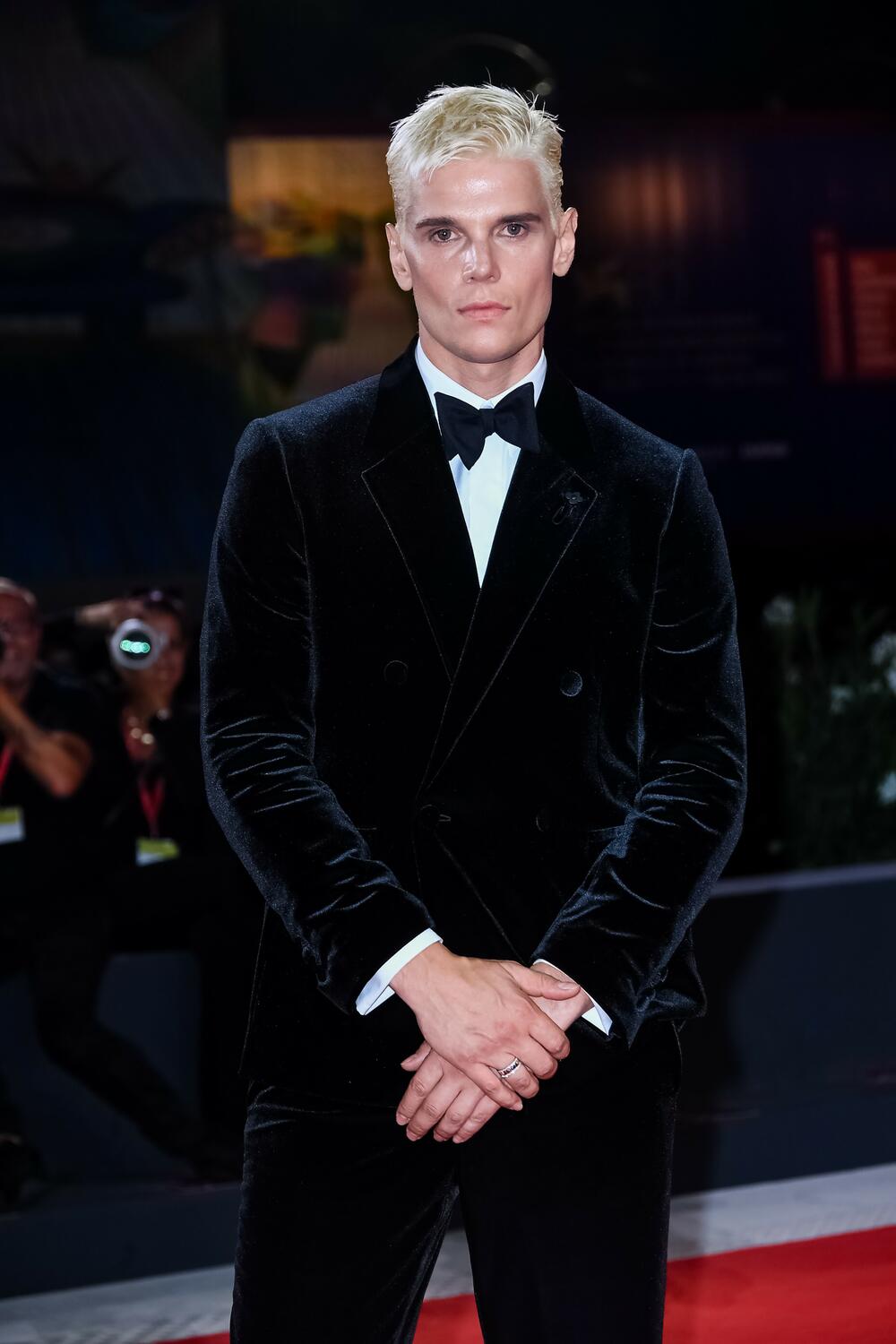 Alehandro Eger, Alesandro Eger