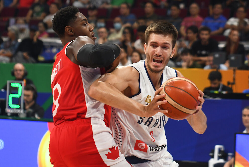 Filip Petrušev u dresu Srbije protiv Kanade