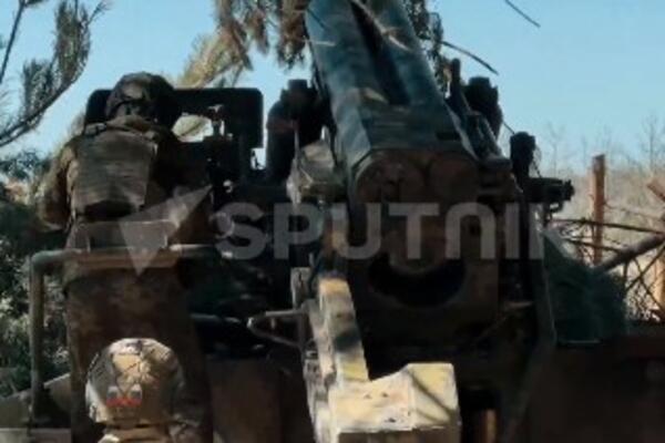 MASOVNI UDARI RUSKE AVIJACIJE MOĆNIM BOMBAMA: Zabeležen snimak na Zaporoškom frontu (VIDEO)