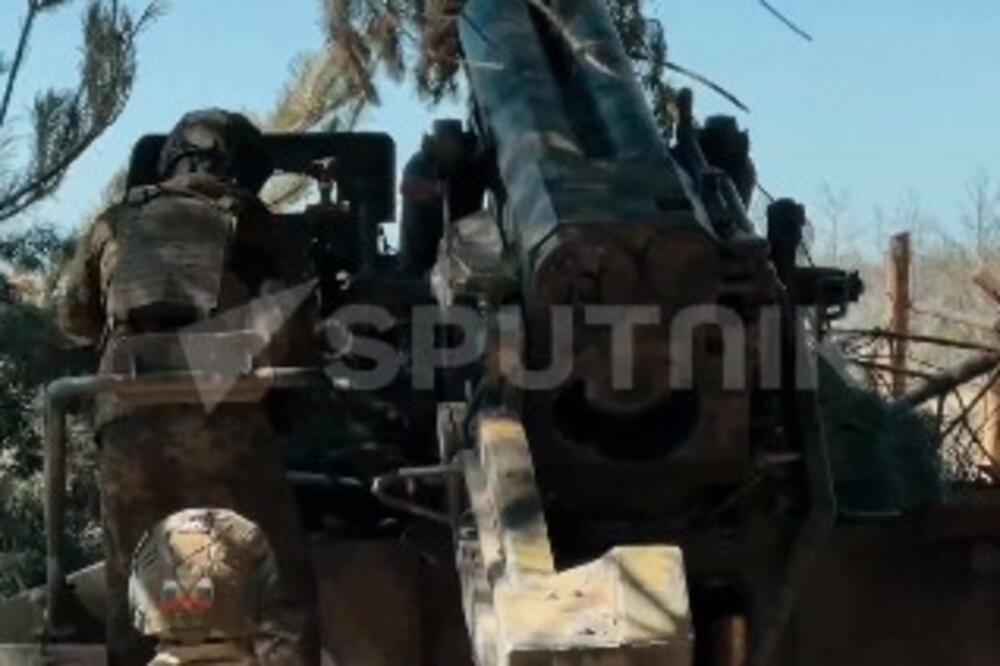 MASOVNI UDARI RUSKE AVIJACIJE MOĆNIM BOMBAMA: Zabeležen snimak na Zaporoškom frontu (VIDEO)