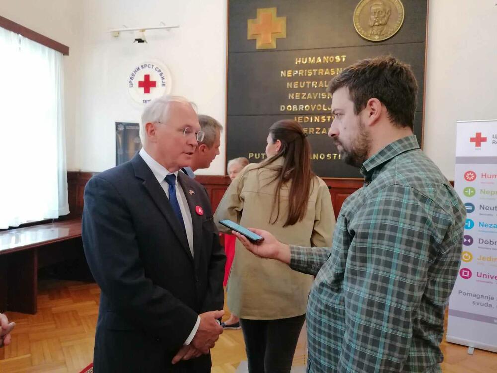 Ambasador Hil, Crveni krst Srbije