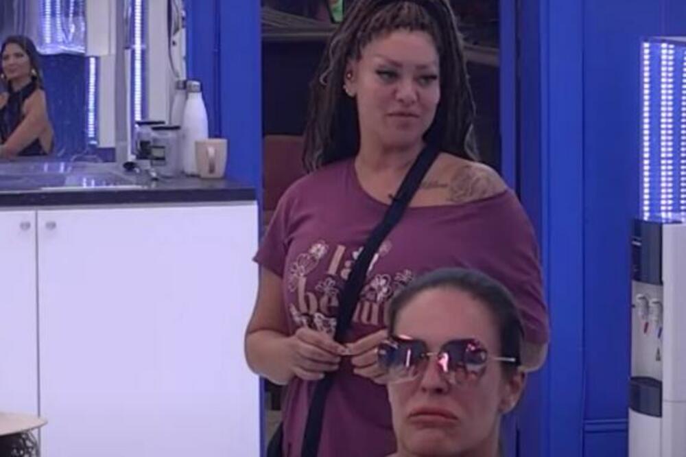 BOLNO PRIZNANJE NAŠE PEVAČICE I UČESNICE ELITE: O ovome nikada nije PRIČALA, a sada sve OTKRILA