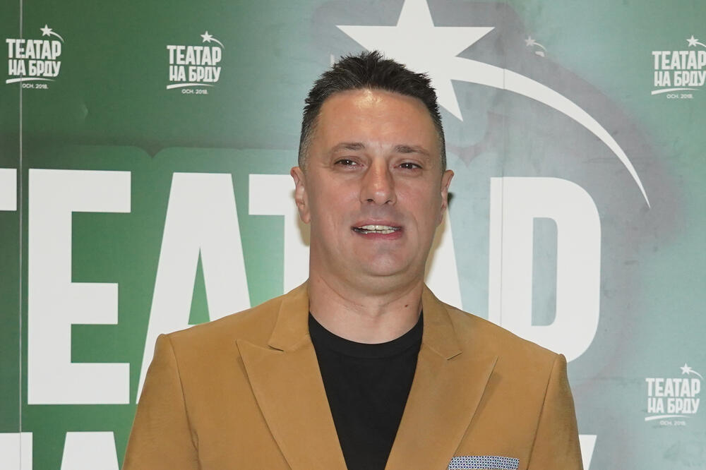 ANDRIJA MILOŠEVIĆ U DRUŠTVU NAJPOZNATIJE PLAVUŠE NA BALKANU: Otkriveno o čemu su GOVORILI