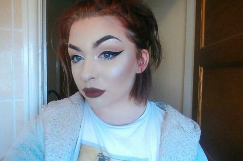 SOFIJU DEČKO UVREDIO KADA JE VIDEO BEZ ŠMINKE: Njeno prelepo lice krije MUČNU TAJNU, srcecepajuće je!