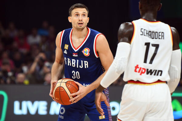 FIBA SE POKLONILA AVRAMOVIĆU: Aleksaaaaaaaaaaaa! (VIDEO)