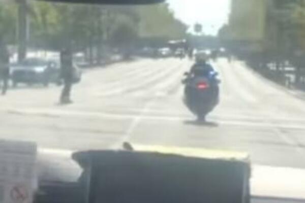 DEVOJČICU DO TIRŠOVE VOZILI UZ POLICIJSKU PRATNJU ZAHVALJUJUĆI OVOM ČOVEKU: U Knezu slomila ruku, oglasila se majka