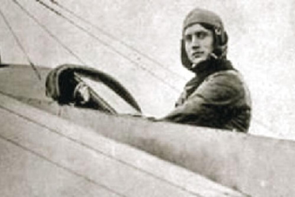 ZNATE LI KO JE BIO PRVI SPRSKI BORBENI PILOT KOJEG SU SE SVI PLAŠILI? Retko ko je čuo za njegovu PRIČU koja...