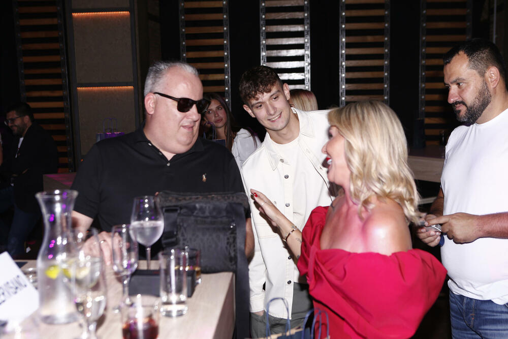 Ana Bučević sijala je od sreće i ponosa zbog svog supruga