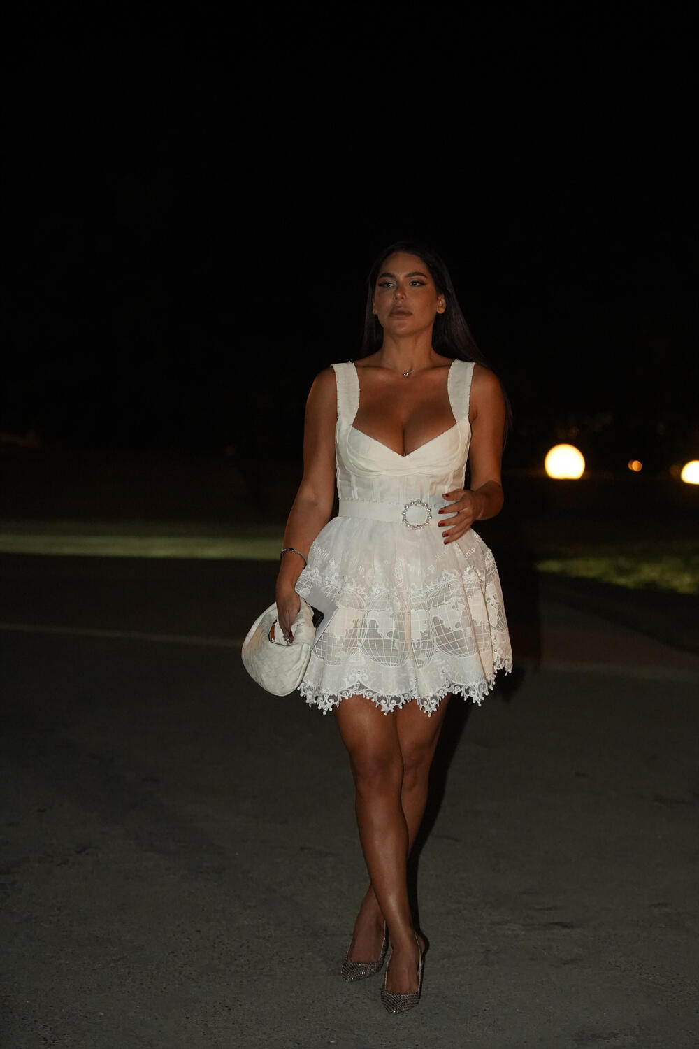 Zanosna linija i preplanuli ten