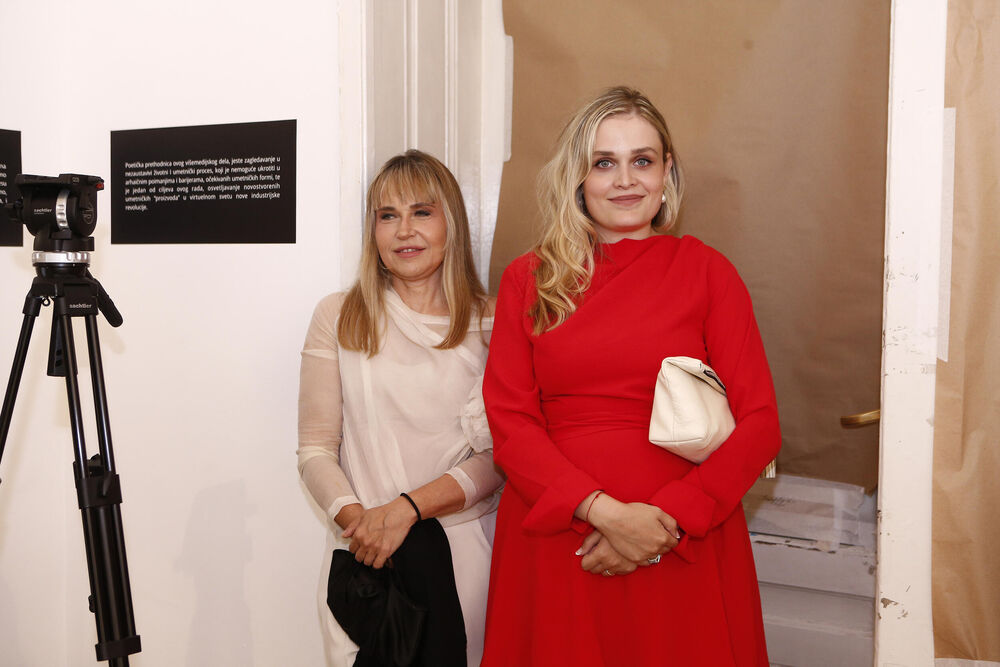 Anica Dobra sa ćerkom Minom Sovtić