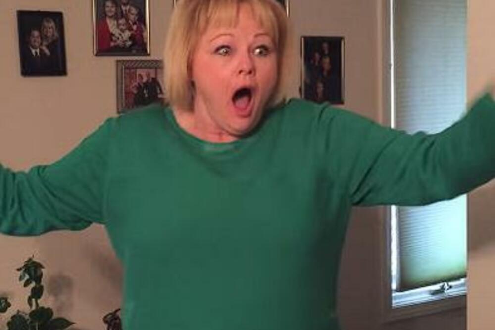 BAKA JE ZATEKLA OVO U SVOJOJ SOBI I BRIZNULA U PLAČ: Nije mogla ni da nasluti KAKVO je iznenađenje čeka (VIDEO)