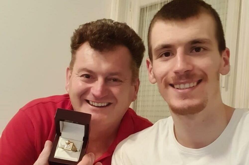 "SUZE SU MI KRENULE ČIM SAM GA UGLEDAO" Potresne reči oca Boriše Simanića: "ZAGRLIO SAM GA, samo smo ćutali..."