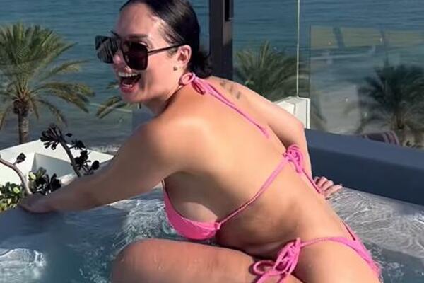 ONA JE BILA PRVA DEVOJKA NOVAKA ĐOKOVIĆA: Sada ima još VEĆE OBLINE nego pre, njene EROTSKE SLIKE su SVUDA
