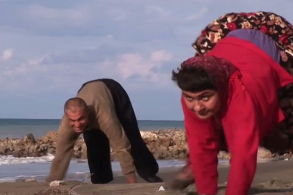 OVA PORODICA JE TOLIKO JEZIVA DA JE ČUVANA U STROGOJ TAJNOSTI: Hodaju na SVE ČETIRI NOGE, pogledi su im NENORMALNI