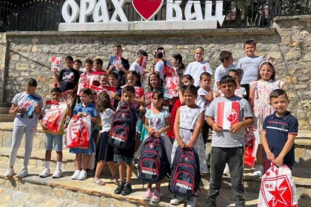 NOVA HUMANA AKCIJA ŠAMPIONA SRBIJE: Zvezda opremila mališane iz Orahovca i Velike Hoče za školu