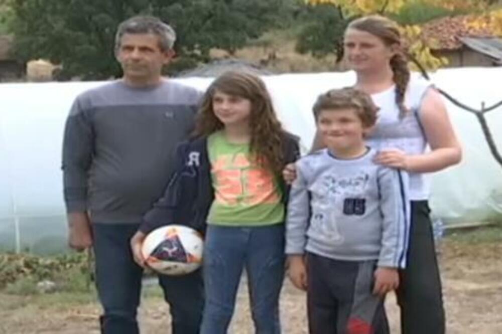 ALBANKA I SRBIN SKUPLJAJU NOVAC DA KRSTE DECU: Slave Svetog Nikolu, a sad im je stigla NAJLEPŠA MOGUĆA VEST (FOTO)