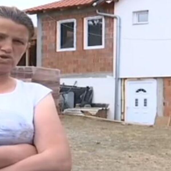 ALBANKA RAZIJA SE UDALA ZA SLAVIŠU I RODILA MU DVOJE DECE! Svake noći joj dolazi komšija i radi... ŠOK nad ŠOKOVIMA