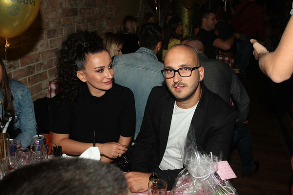 TRPELA JE MALTRETIRANJE? Sve o BRAKU naše pevačice i njenog BIVŠEG MUŽA, evo šta je tada DOŽIVLJAVALA