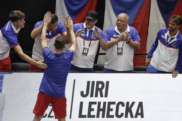 ŠPANCI NEMOĆNI BEZ ALKARASA: Češka ubedljiva u oba singla, otvara se velika prilika za Srbiju! (FOTO)