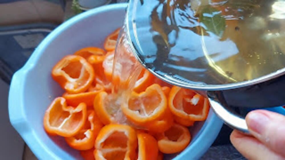 Poparena cepana paprika, Paprika, Zimnica