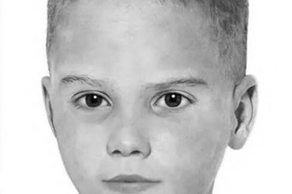 PUNIH 65 GODINA SE NIJE ZNALO O DEČAKU U KUTIJI: Misterija je sada REŠENA, zahvaljujući MUMIJI