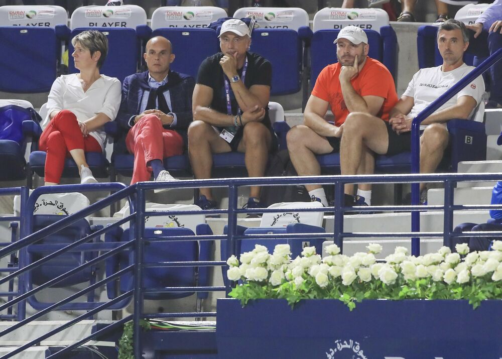 Elena Kapelaro i Edoardo Artaldi (prvo dvoje sa leve strane)