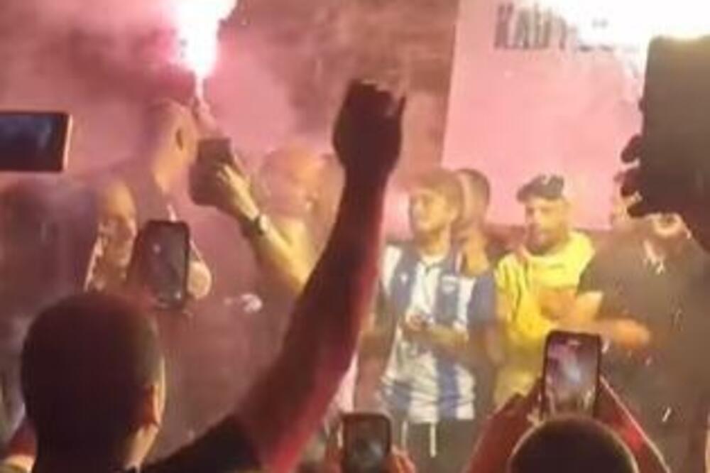 LJAJIĆ IZAZVAO LUDNICU U NOVOM PAZARU: Navijači odušvljeno pevali velikom pojačanju! (VIDEO)