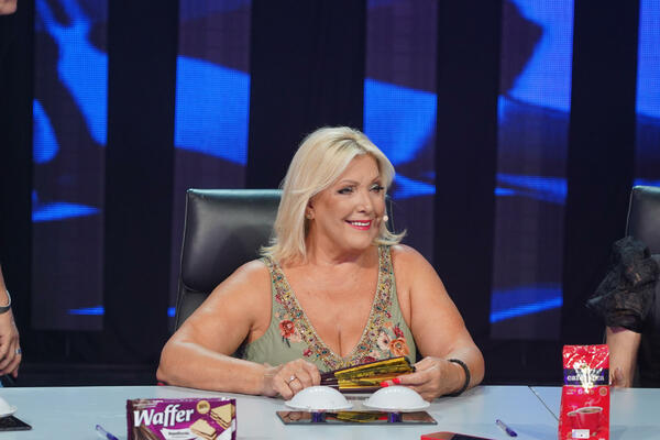 OVAKO JE IZGLEDAO PRVI NASTUP SNEŽANE ĐURIŠIĆ: Isplivao snimak star DECENIJAMA, da li je moguće?