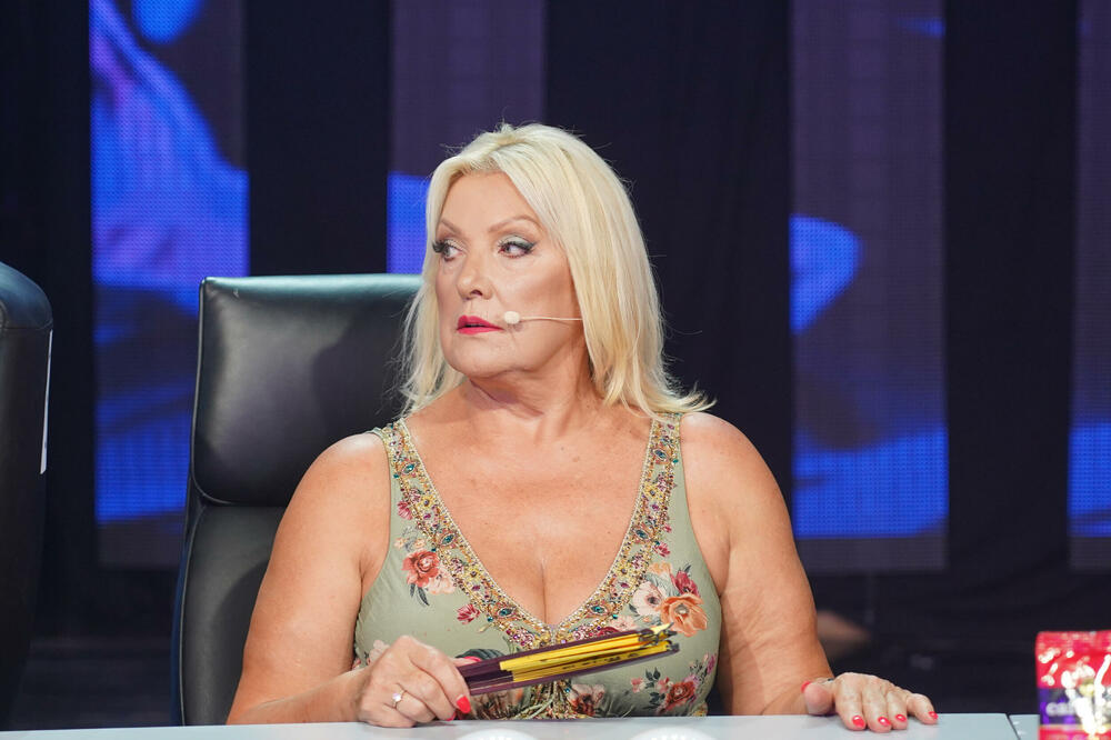 SNEŽANA ĐURIŠIĆ PONOVO ŽRTVA INTERNET PREVARE: Pevačica se HITNO OGLASILA, pa objasnila o ČEMU SE RADI