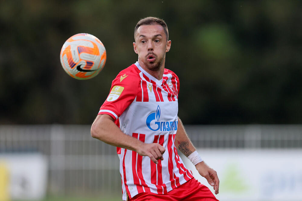 RODIĆ USKORO DOBIJA KONKURENCIJU! Zvezdin novogodišnji poklon za navijače (FOTO)