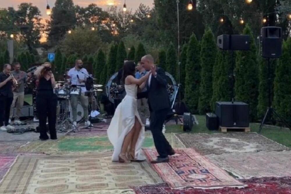 POGLEDAJTE KAKO JE IZGLEDAO PRVI PLES MAŠE MEMEDOVIĆ: Scene kao iz BAJKE, prizor koji će sve RAZNEŽITI