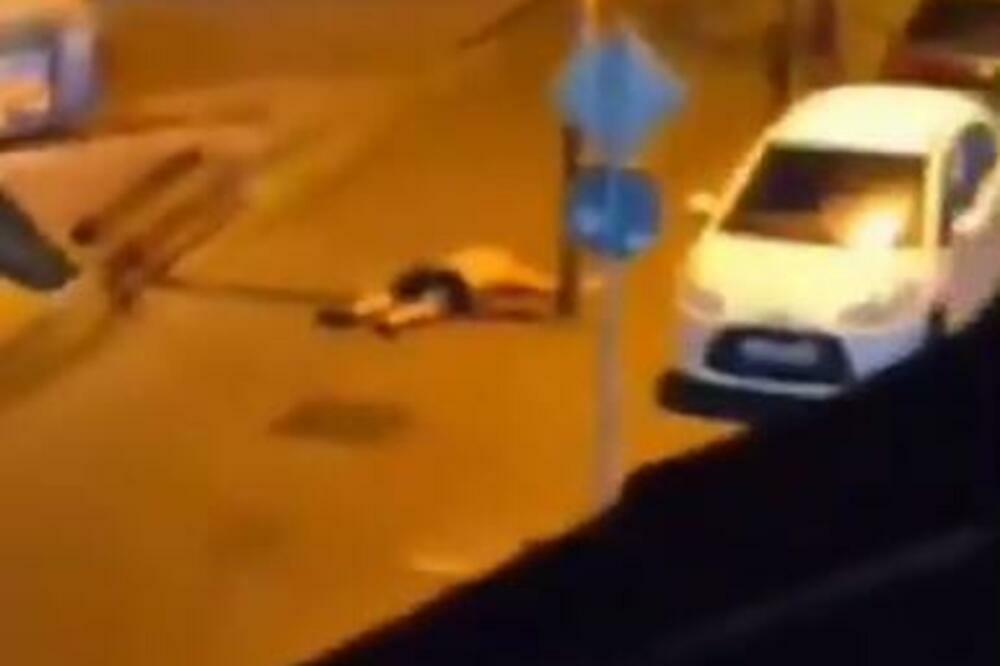 BRUTALNO PRETUČEN MLADIĆ U CENTRU KRAGUJEVCA: Pogledajte snimak, JAKO UZNEMIRUJUĆE! (VIDEO)