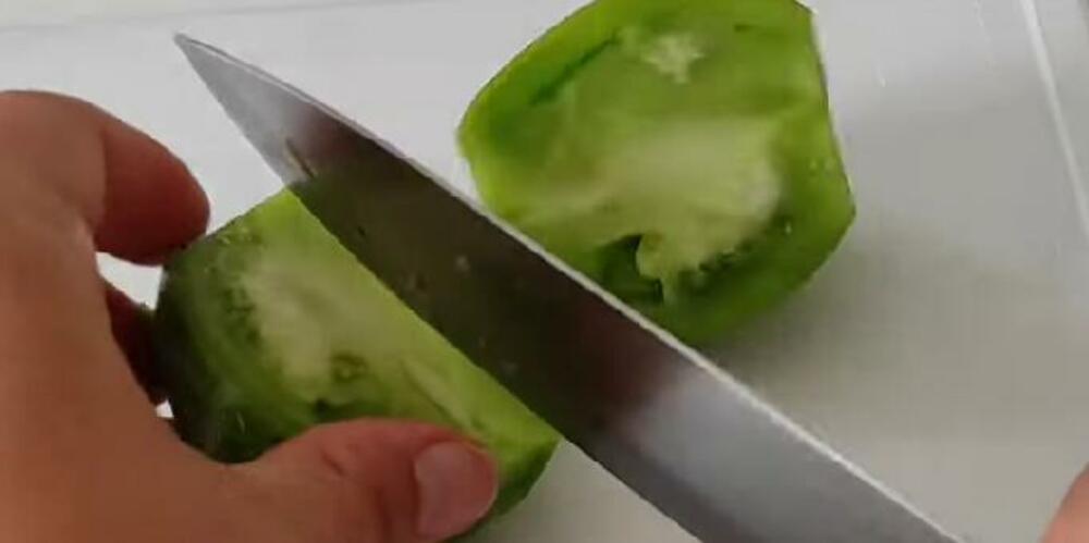 Zeleni paradajz u teglama