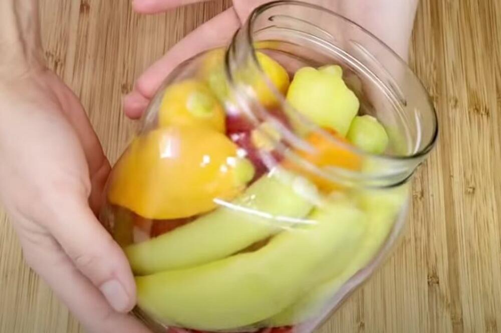 NAŠI STARI OVU ZIMNICU SVAKE GODINE PRAVE PO OVOM RECEPTU: Ljute papričice u tegli - nezaobilazne su u Srbiji