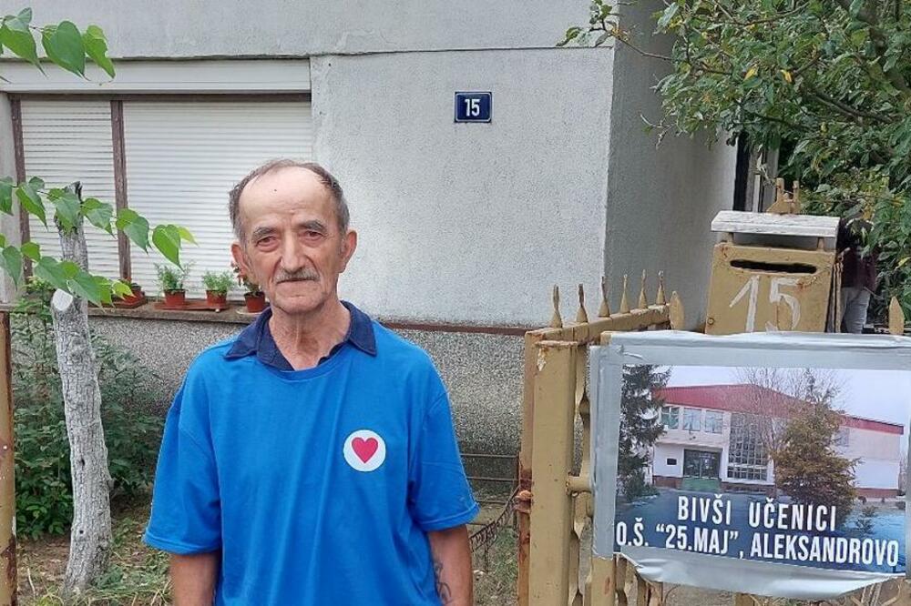 BIVŠI UČENICI NISU ZABORAVILI SVOG DOMARA: U najtežem trenutku URADILI SU NEVEROVATNU sSTVAR, ovo je PONOS Srbije