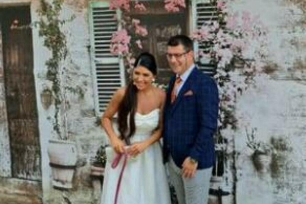 PRVE FOTKE SA TAJNOG VENČANJA IVANA MARINKOVIĆA SU TU: Evo ko je od POZNATIH došao, BAJKOVITO za sve pare