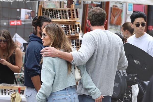 ŠTA SE OVO DEŠAVA? Svi bruje o njihovom RAZVODU, a sad se i ona RASPLAKALA u javnosti: KAMERA SVE SNIMILA