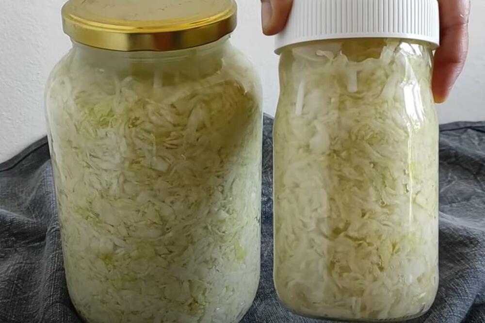 RENDANI KISELI KUPUS U TEGLI BEZ KONZERVANSA: Tradicionalna zimnica SRPSKIH seljaka - tegla puna zdravlja
